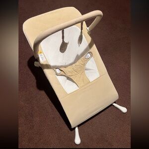NWOB Baby Delight Alpine Organic Deluxe
Portable Bouncer